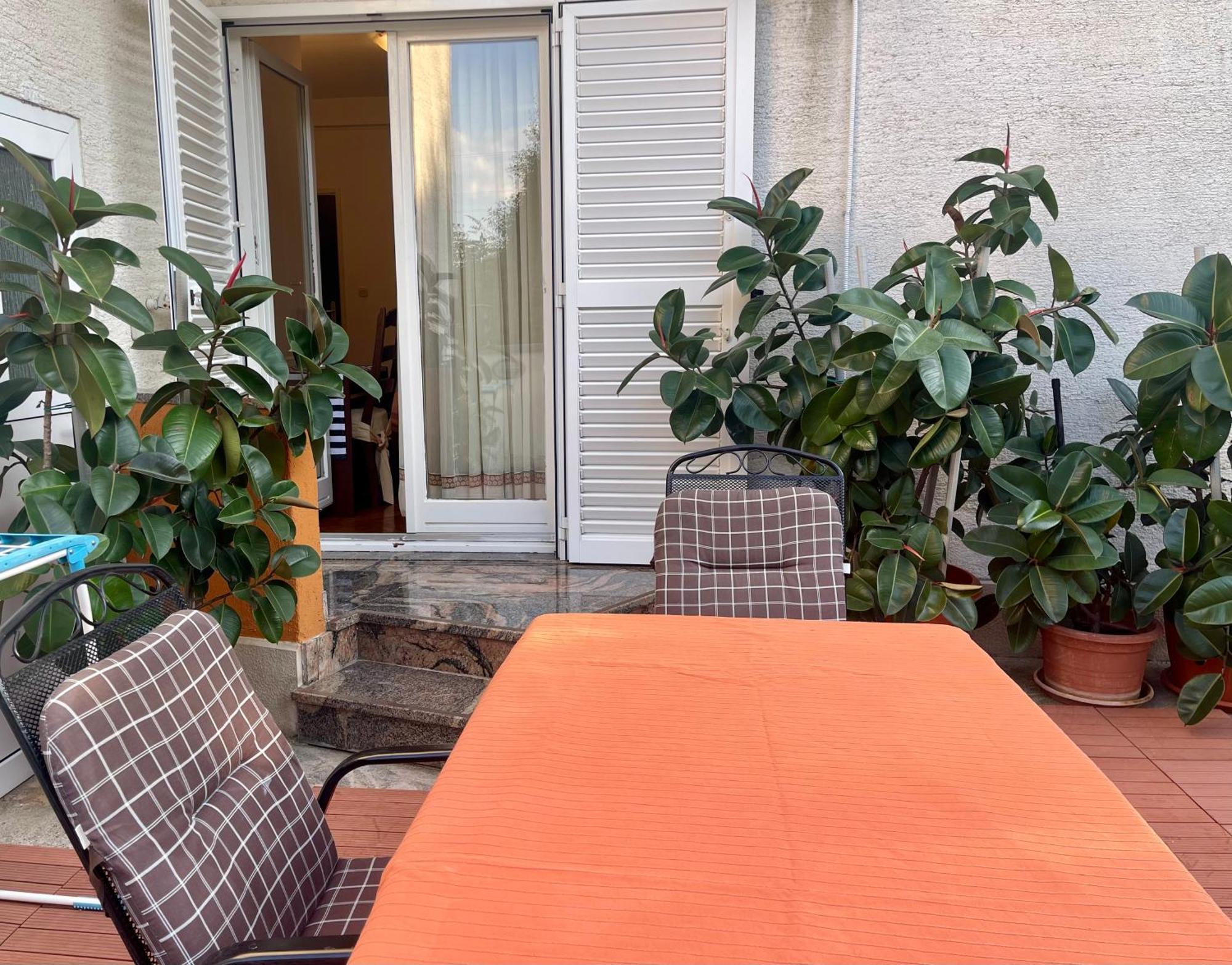 Ana Guest House Нин Екстериор снимка