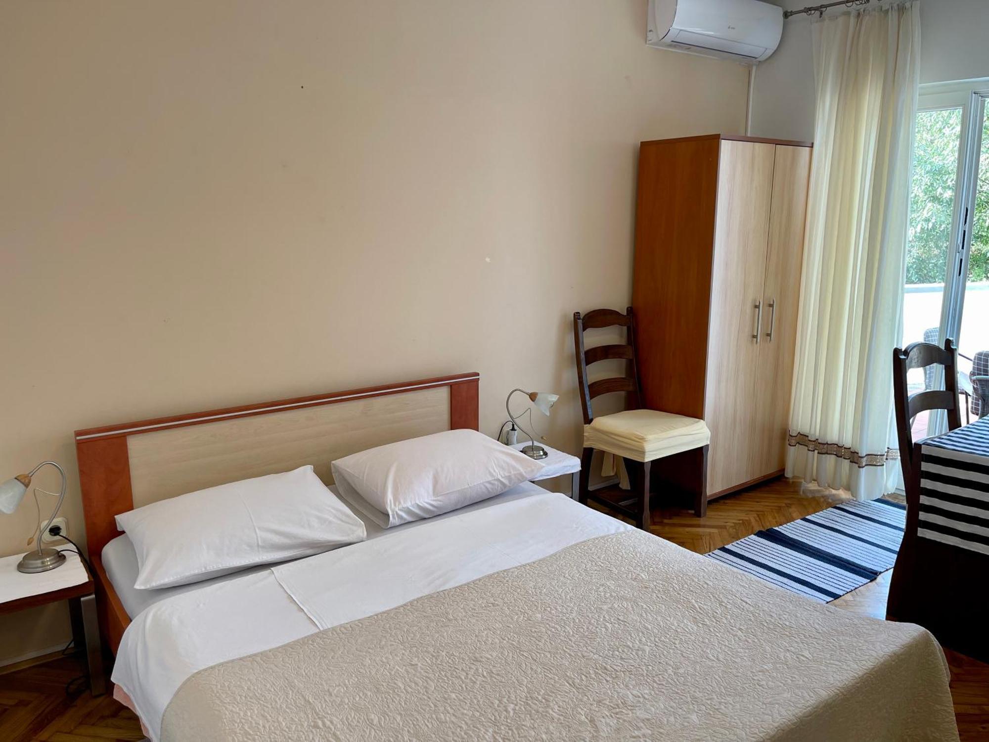 Ana Guest House Нин Екстериор снимка