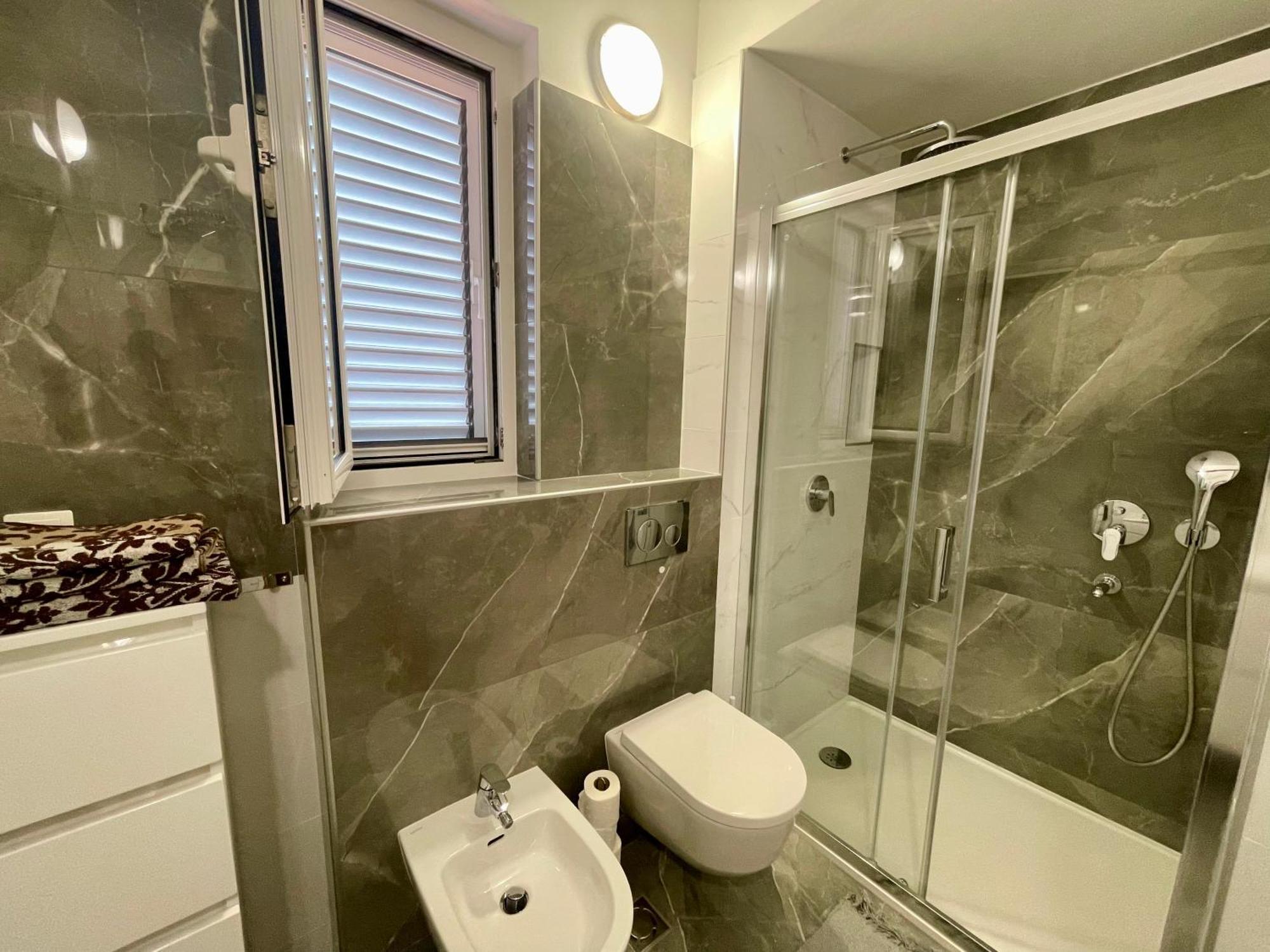 Ana Guest House Нин Екстериор снимка