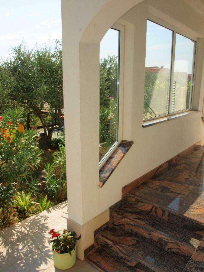 Ana Guest House Нин Екстериор снимка